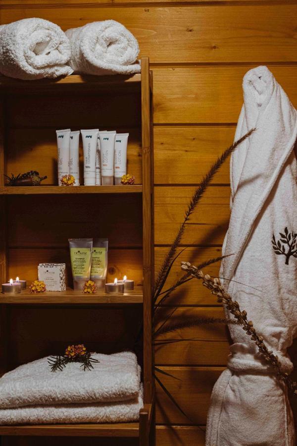 Mountain Breeze Lodge & Resort Al Szalt Kültér fotó