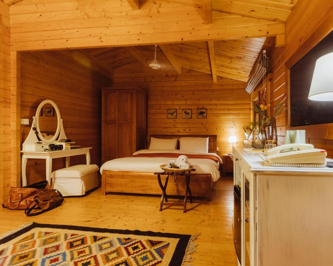 Mountain Breeze Lodge & Resort Al Szalt Kültér fotó