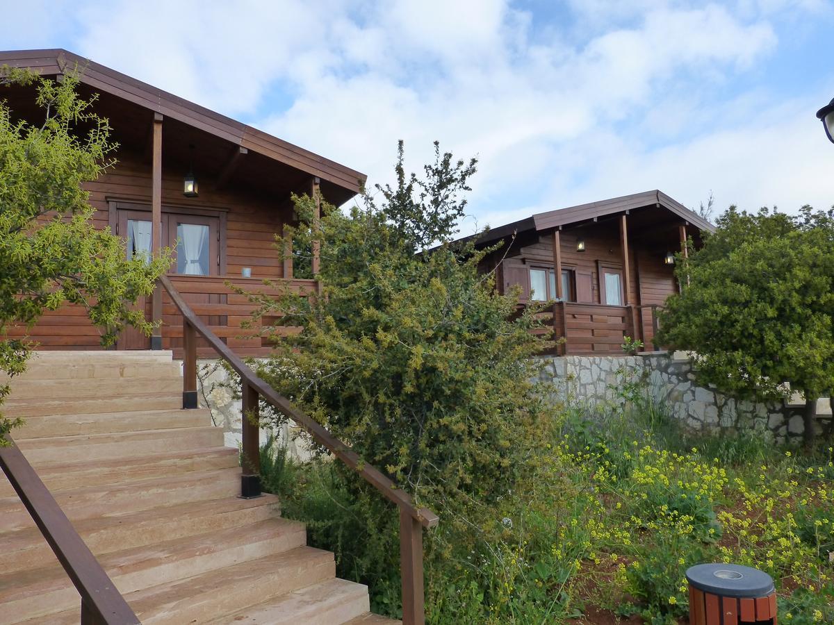 Mountain Breeze Lodge & Resort Al Szalt Kültér fotó