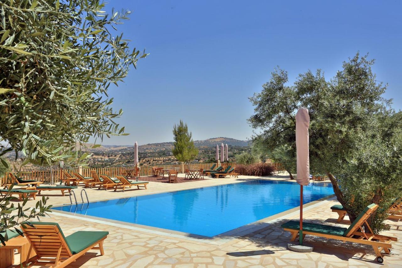 Mountain Breeze Lodge & Resort Al Szalt Kültér fotó