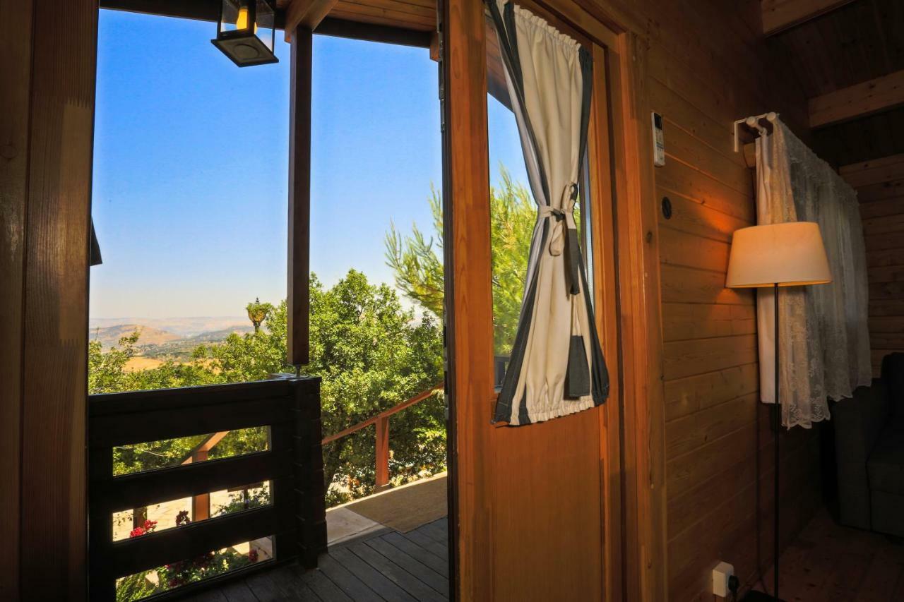 Mountain Breeze Lodge & Resort Al Szalt Kültér fotó