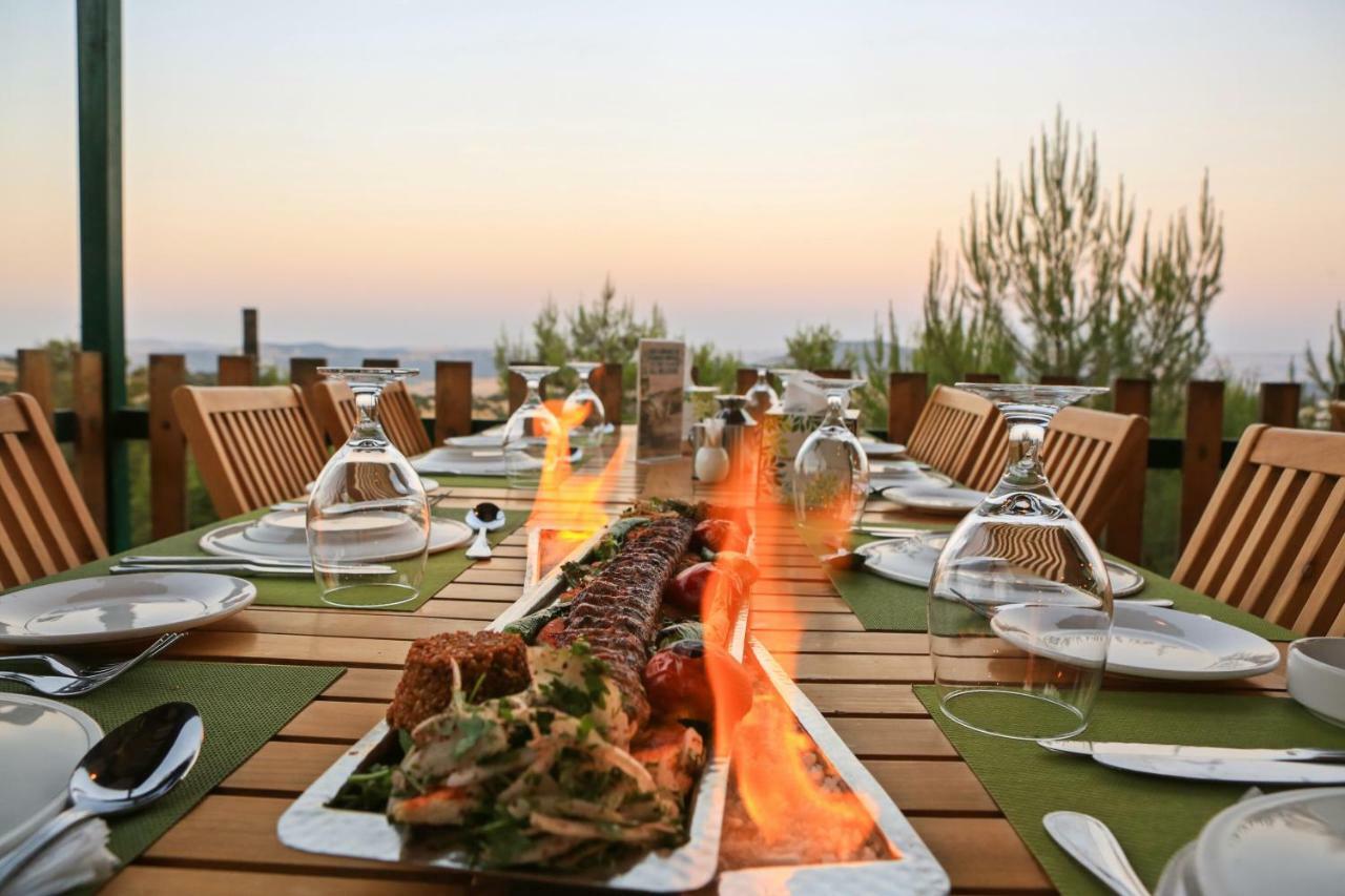 Mountain Breeze Lodge & Resort Al Szalt Kültér fotó